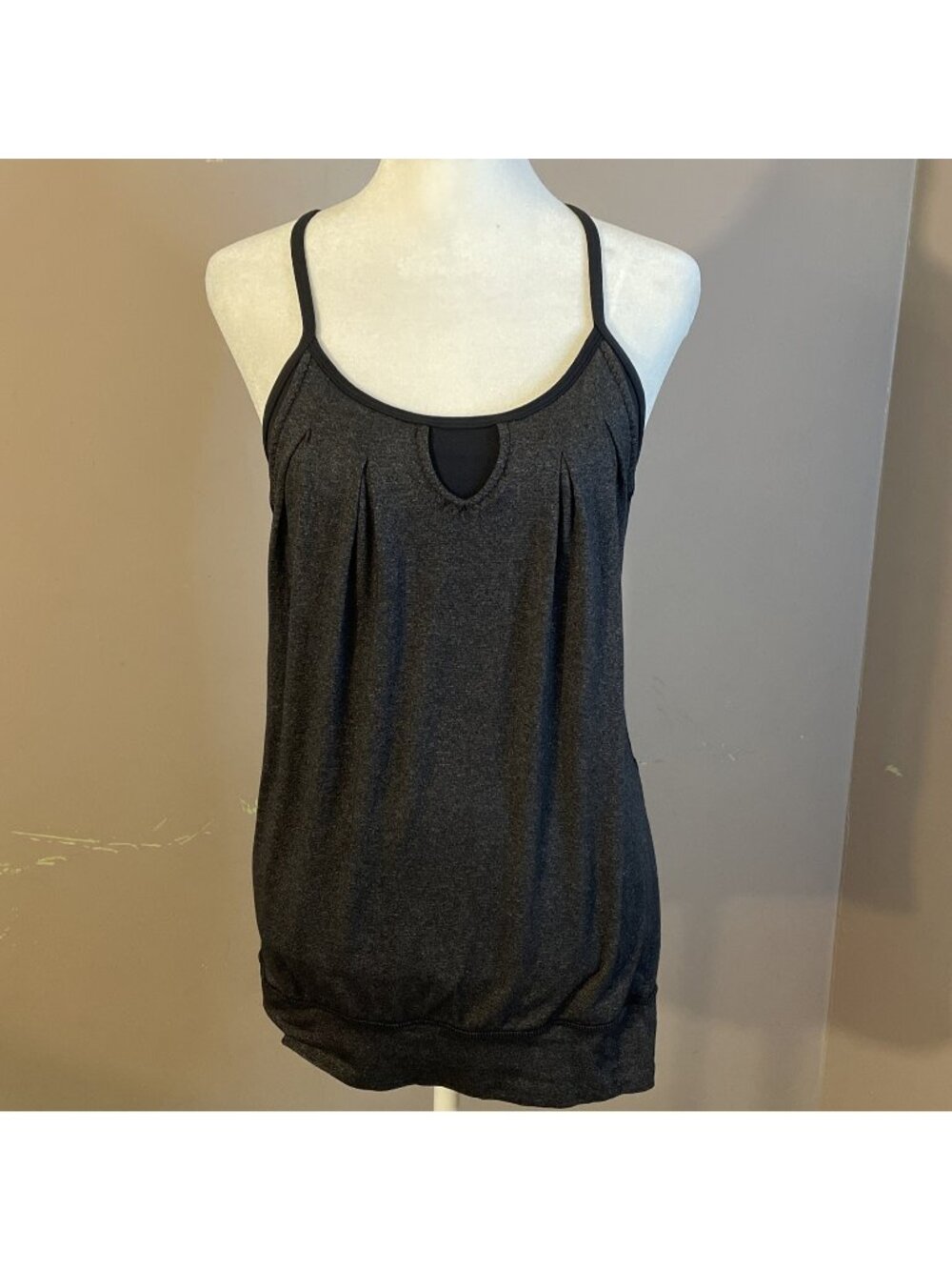 LULULEMON Tank Top Attached Sports Bra Sz Razor Back Heathered Gray/Black Sz 4